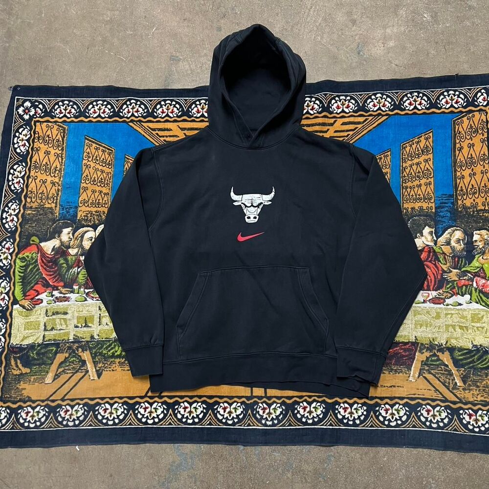 Chicago Bulls Nike Hoodie Center swoosh black red y2k sportswear NBA team issued